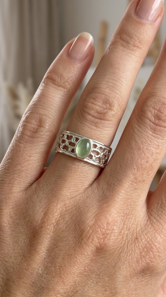 Filagree band ring with striped green agate