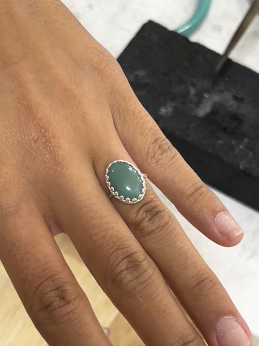 Delicate .925 sterling silver band ring with green aventurine